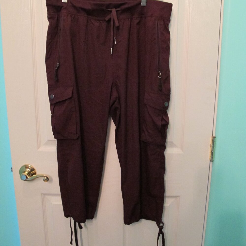 Soothfeel Women's Cargo Capris Pants with 6 Pockets Lightweight Quick Dry  Large